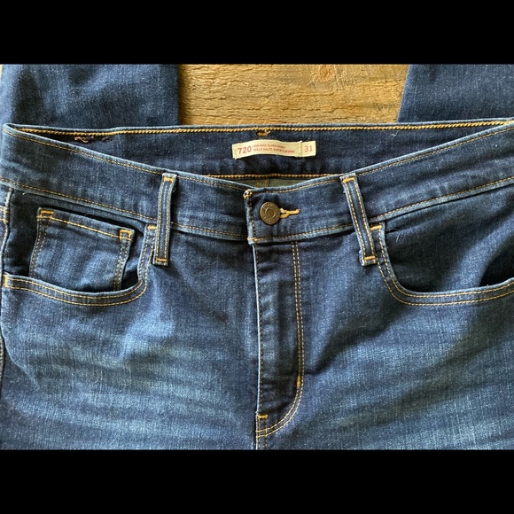 Levi’s 720 High Rise Skinny Jean - Picture 1 of 2